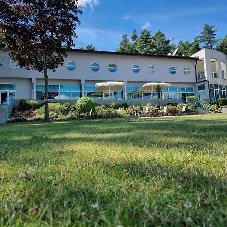 Hotel Mikorzyn Slesin  Exterior photo