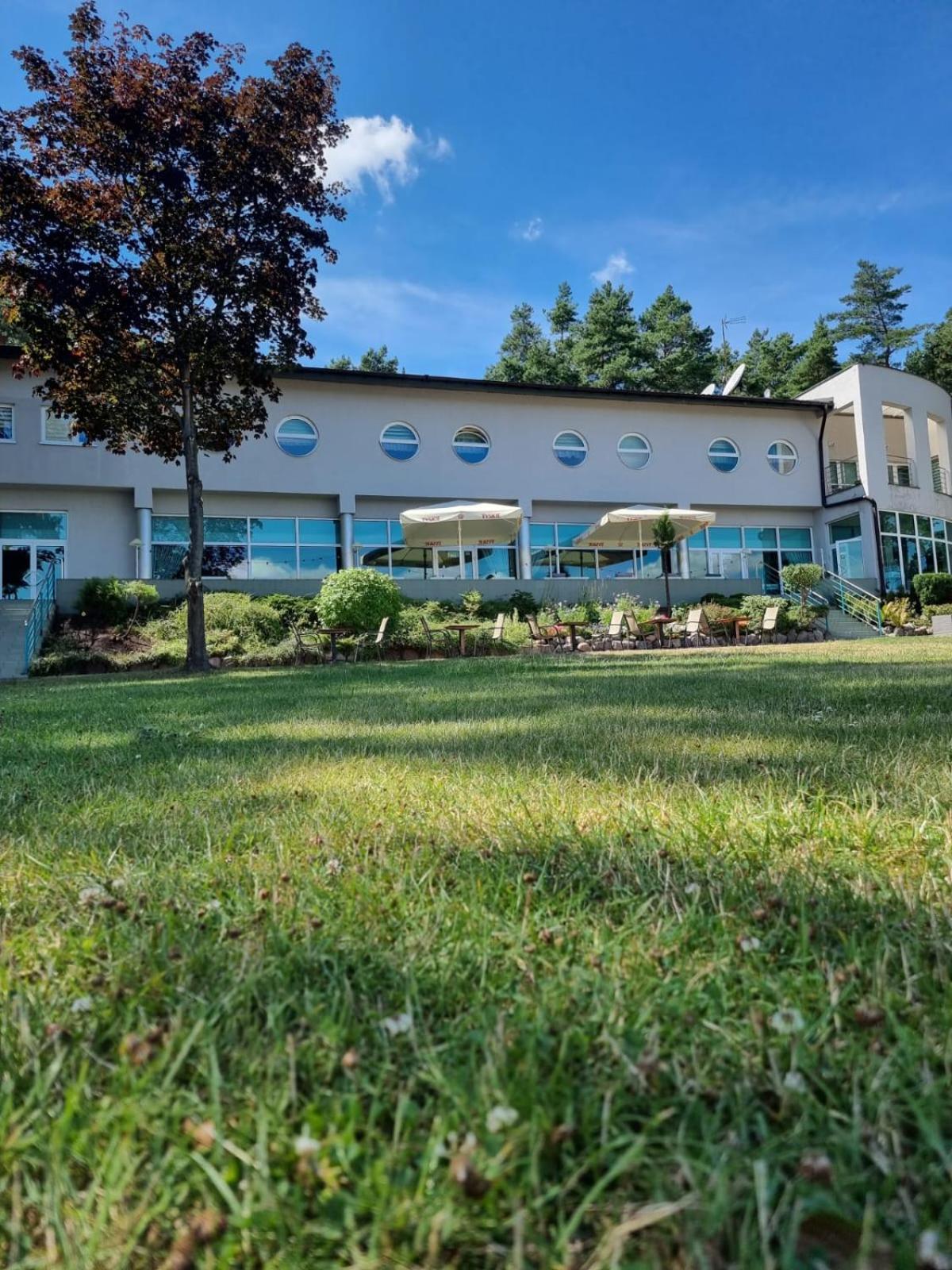 Hotel Mikorzyn Slesin  Exterior photo